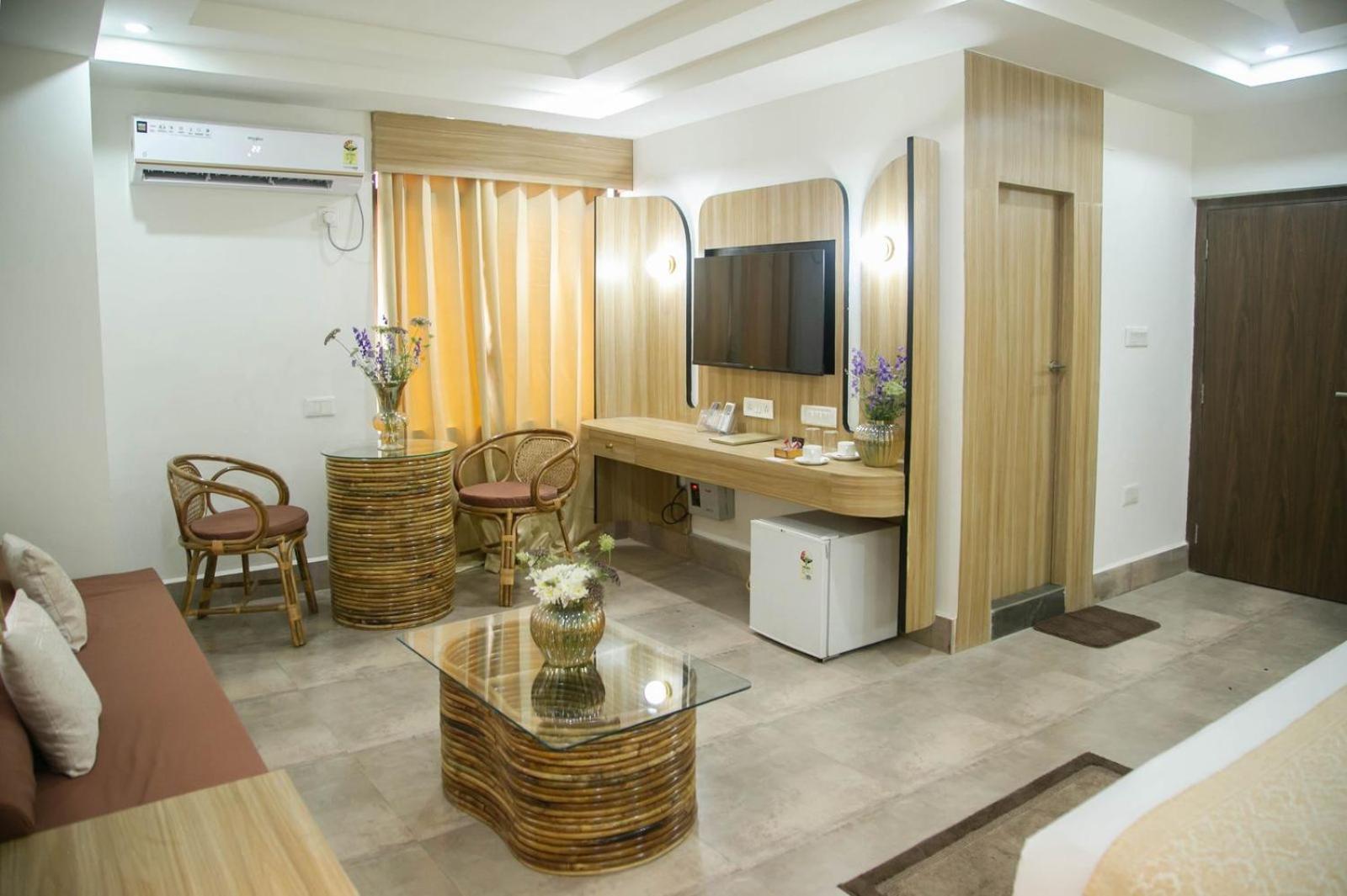 Hotel Lake Shilloi Dimāpur 外观 照片